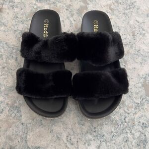 Mudd size 10 fur rhinestone lined platform double strap sandals